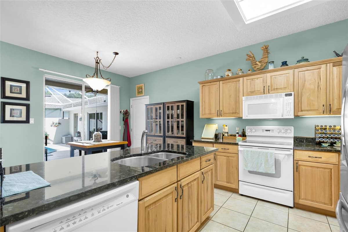 1940 FARMINGTON COURT — photo 19 of 46