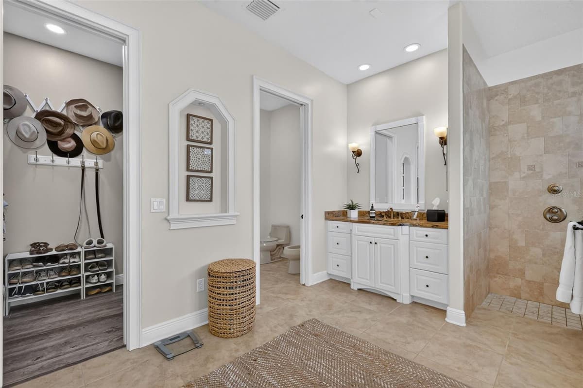 9616 SAN FERNANDO COURT — photo 15 of 42