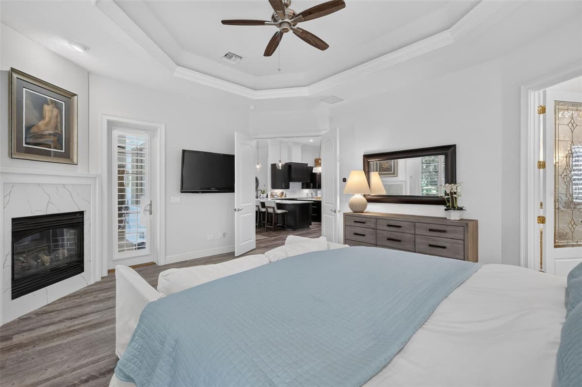 9616 SAN FERNANDO COURT — photo 10 of 42
