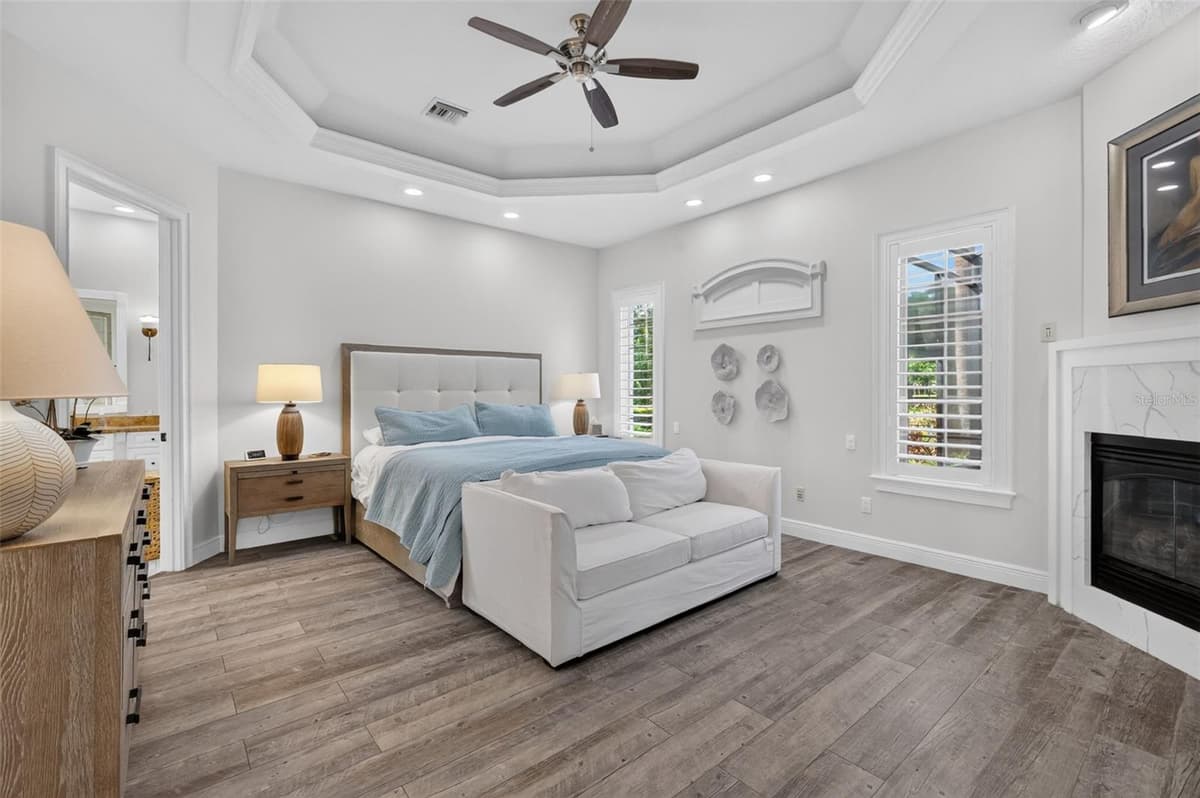 9616 SAN FERNANDO COURT — photo 11 of 42