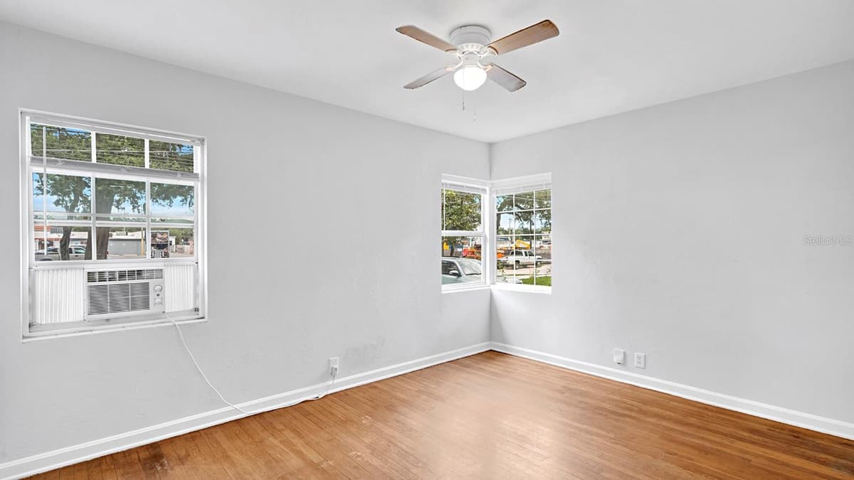 1810 HILLCREST STREET — photo 13 of 18