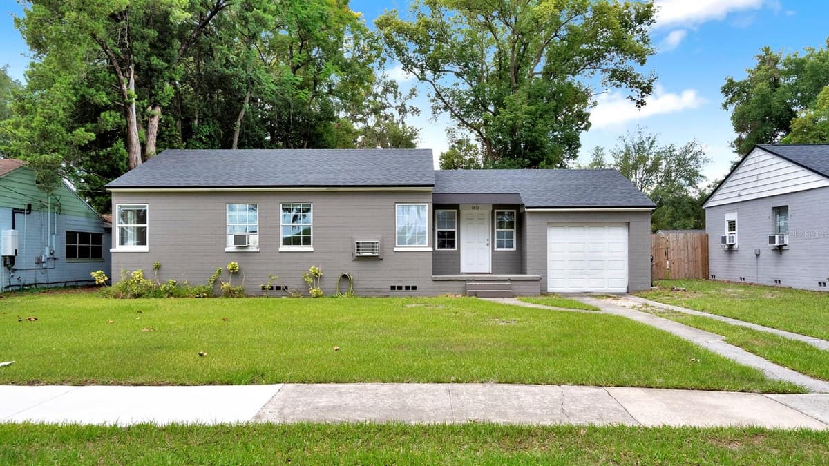 1810 HILLCREST STREET — photo 1 of 18
