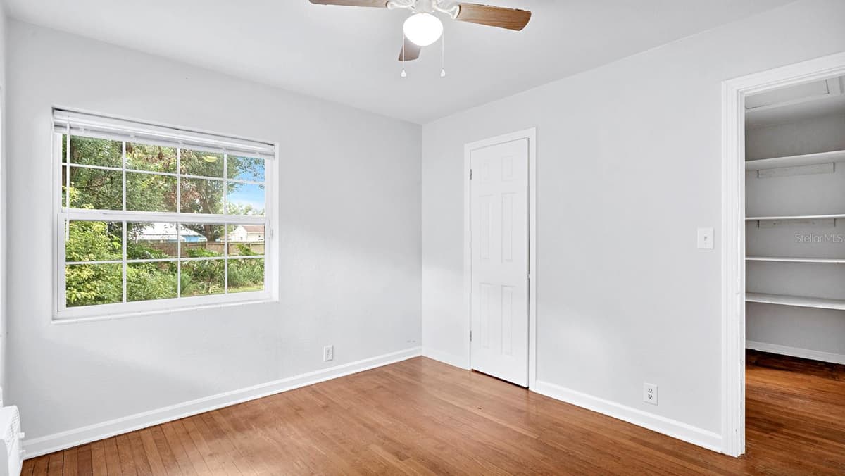 1810 HILLCREST STREET — photo 11 of 18