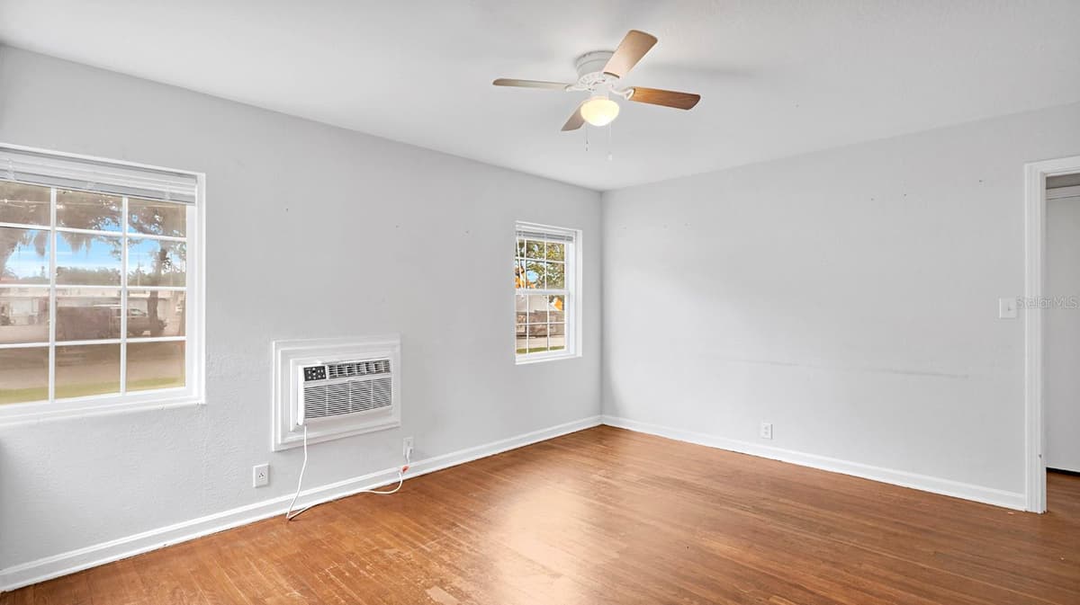 1810 HILLCREST STREET — photo 15 of 18