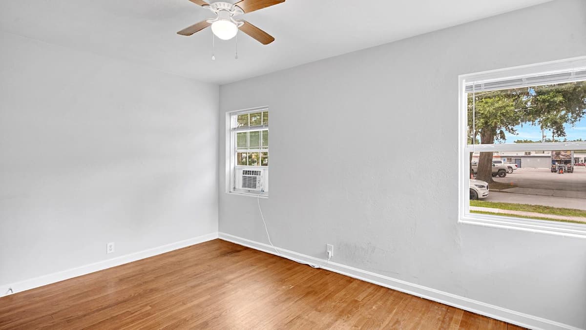 1810 HILLCREST STREET — photo 14 of 18