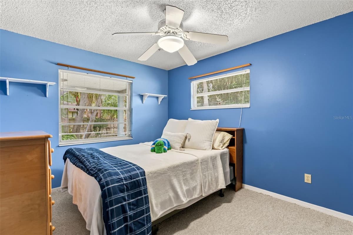 260 QUEENSBERRY COURT — photo 22 of 37