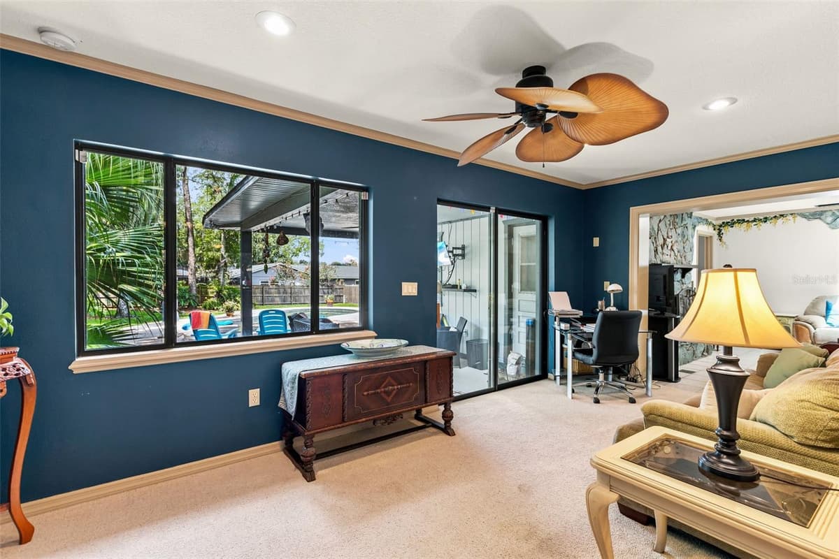 260 QUEENSBERRY COURT — photo 13 of 37