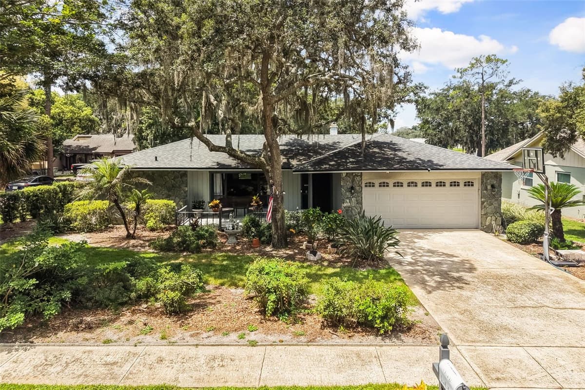 260 QUEENSBERRY COURT — photo 1 of 37