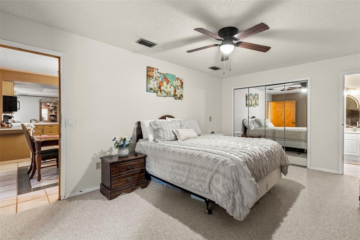 260 QUEENSBERRY COURT — photo 15 of 37