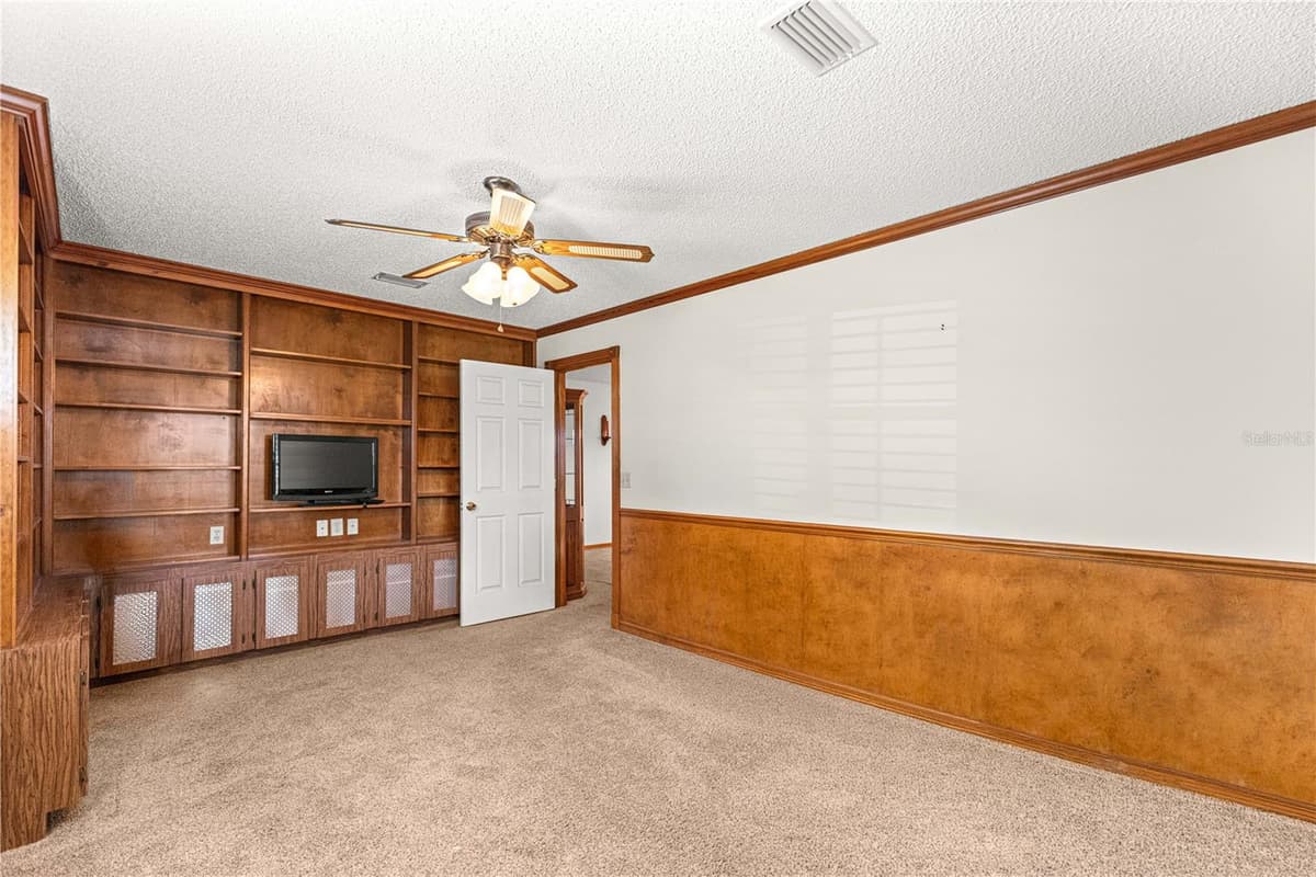 8802 92ND STREET — photo 18 of 37