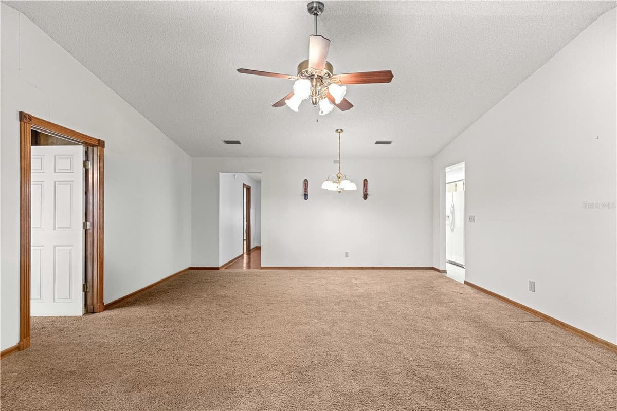 8802 92ND STREET — photo 4 of 37