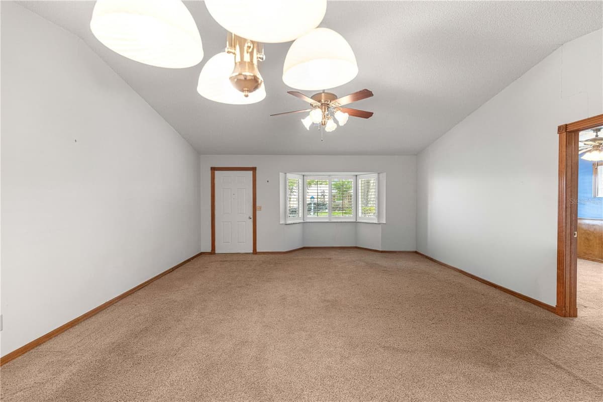 8802 92ND STREET — photo 6 of 37