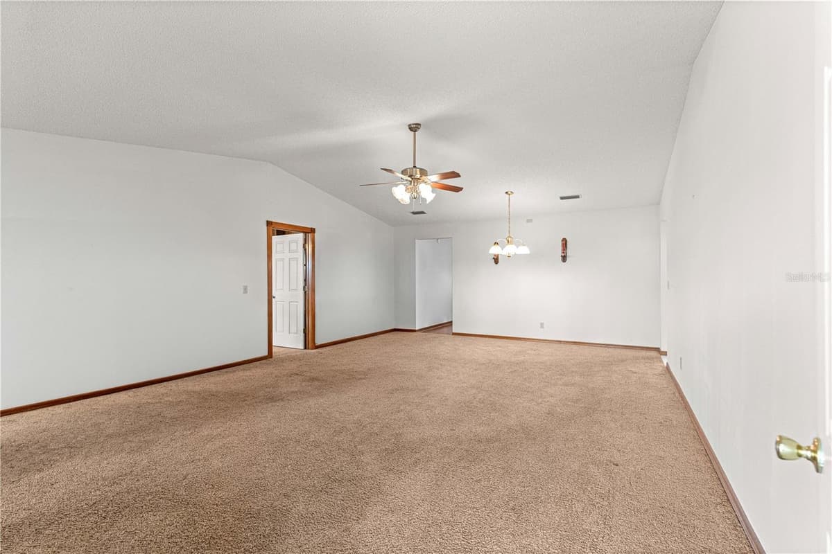 8802 92ND STREET — photo 3 of 37