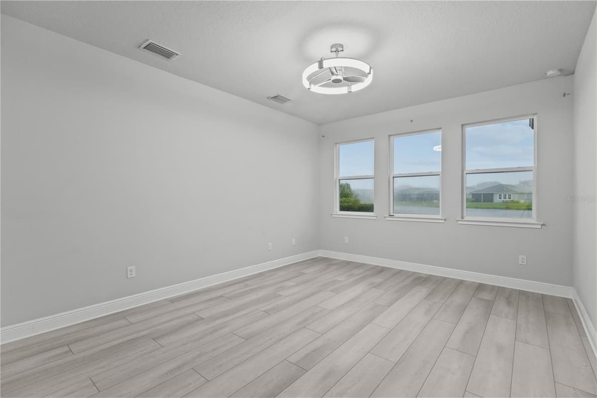 8712 BAY MEADOW DRIVE — photo 8 of 26