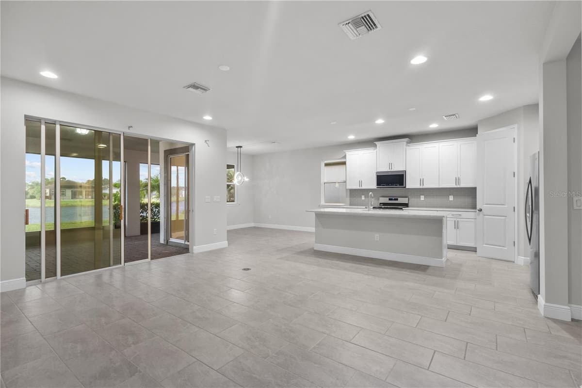 8712 BAY MEADOW DRIVE — photo 5 of 26