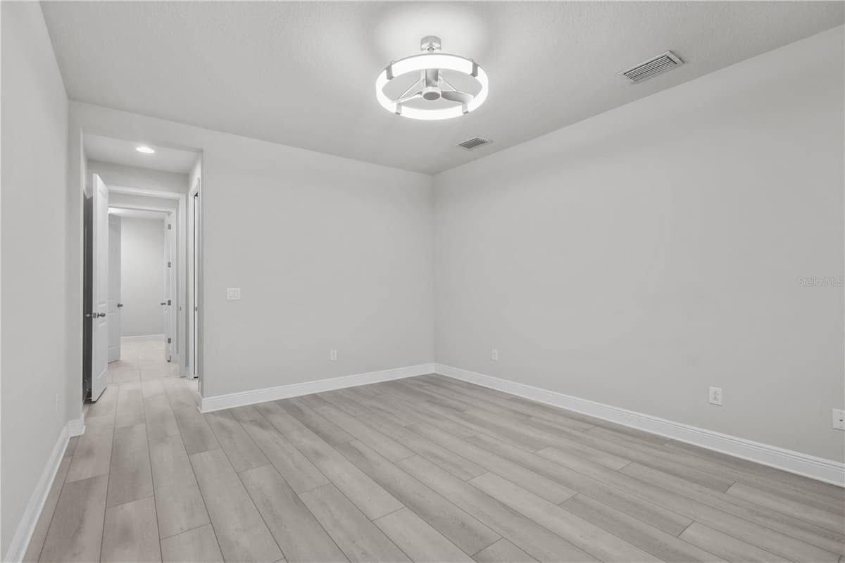 8712 BAY MEADOW DRIVE — photo 9 of 26