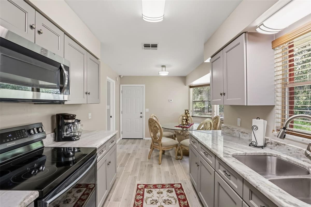 11253 APOPKA VINELAND ROAD — photo 12 of 50