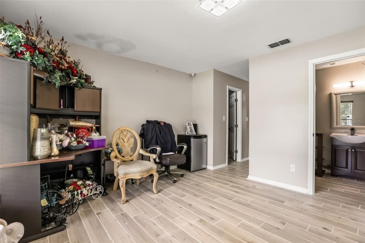 11253 APOPKA VINELAND ROAD — photo 15 of 50