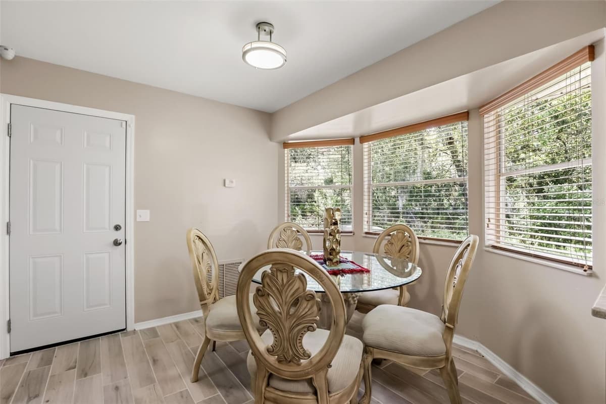 11253 APOPKA VINELAND ROAD — photo 27 of 50