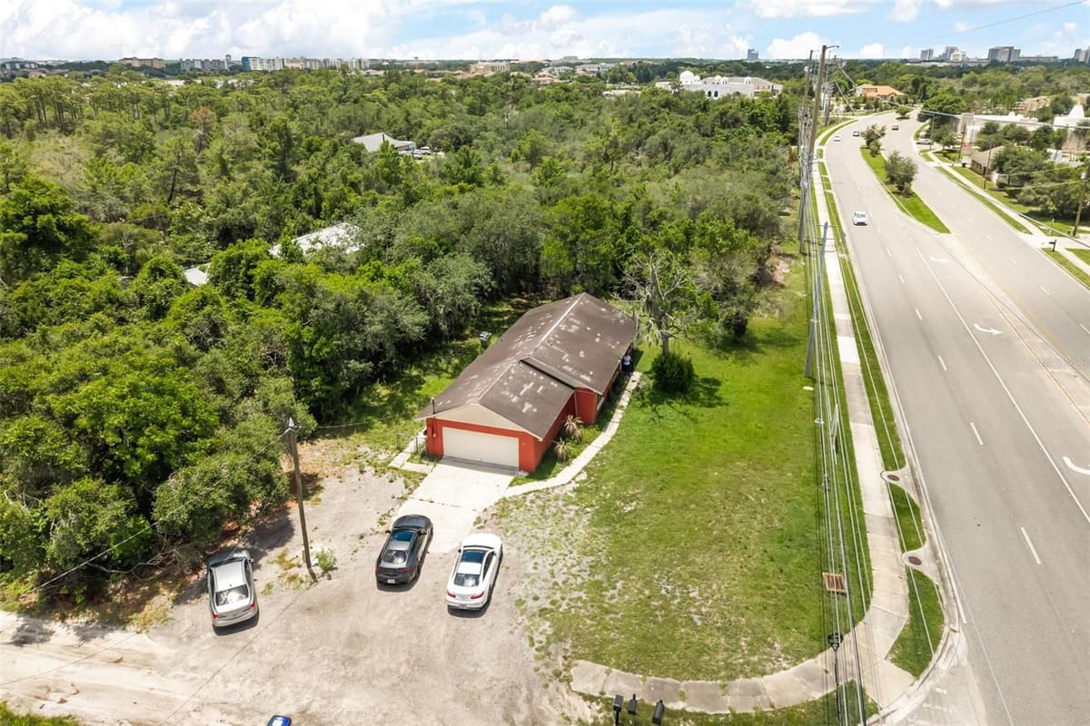 11253 APOPKA VINELAND ROAD — photo 4 of 50