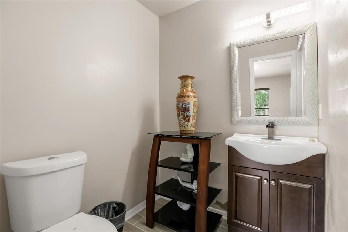 11253 APOPKA VINELAND ROAD — photo 16 of 50
