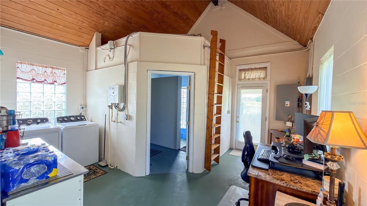 7820 32ND STREET — photo 14 of 38