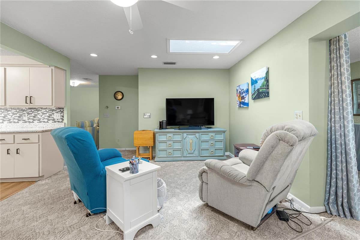 8662 96TH LANE — photo 9 of 40