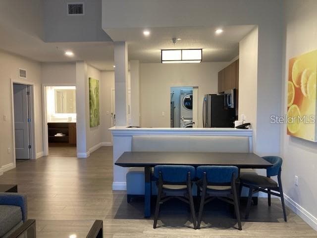 14501 GROVE RESORT AVENUE — photo 11 of 28