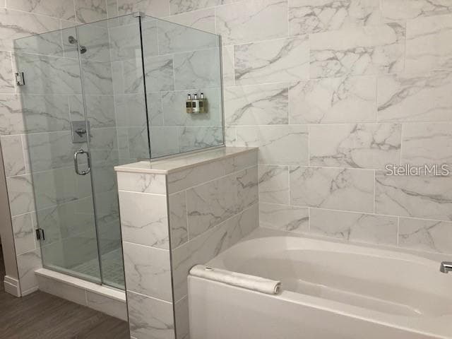 14501 GROVE RESORT AVENUE — photo 7 of 28