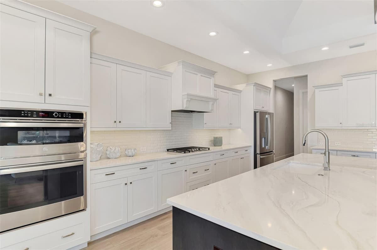 18045 HOME RUN DRIVE — photo 19 of 100