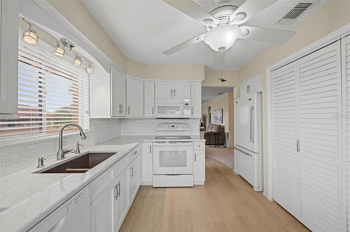 4009 LIGHTHOUSE WAY — photo 3 of 42