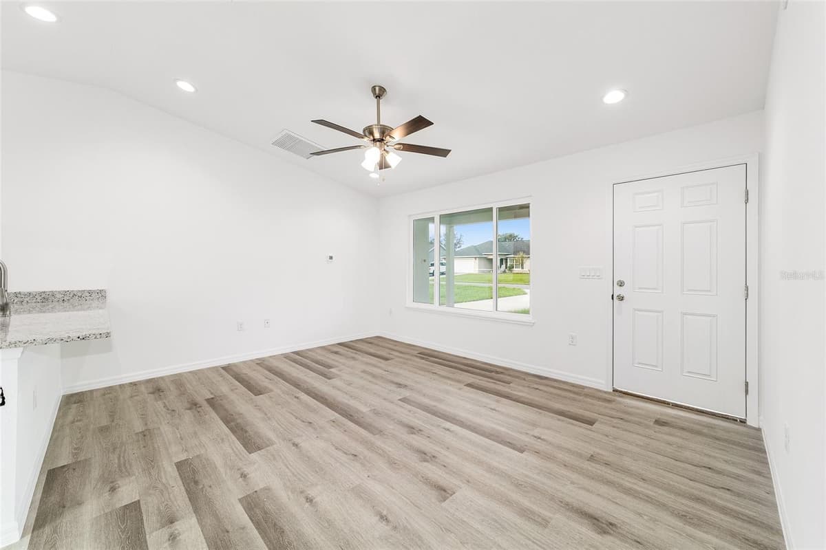 34 MAPLE LANE — photo 16 of 45