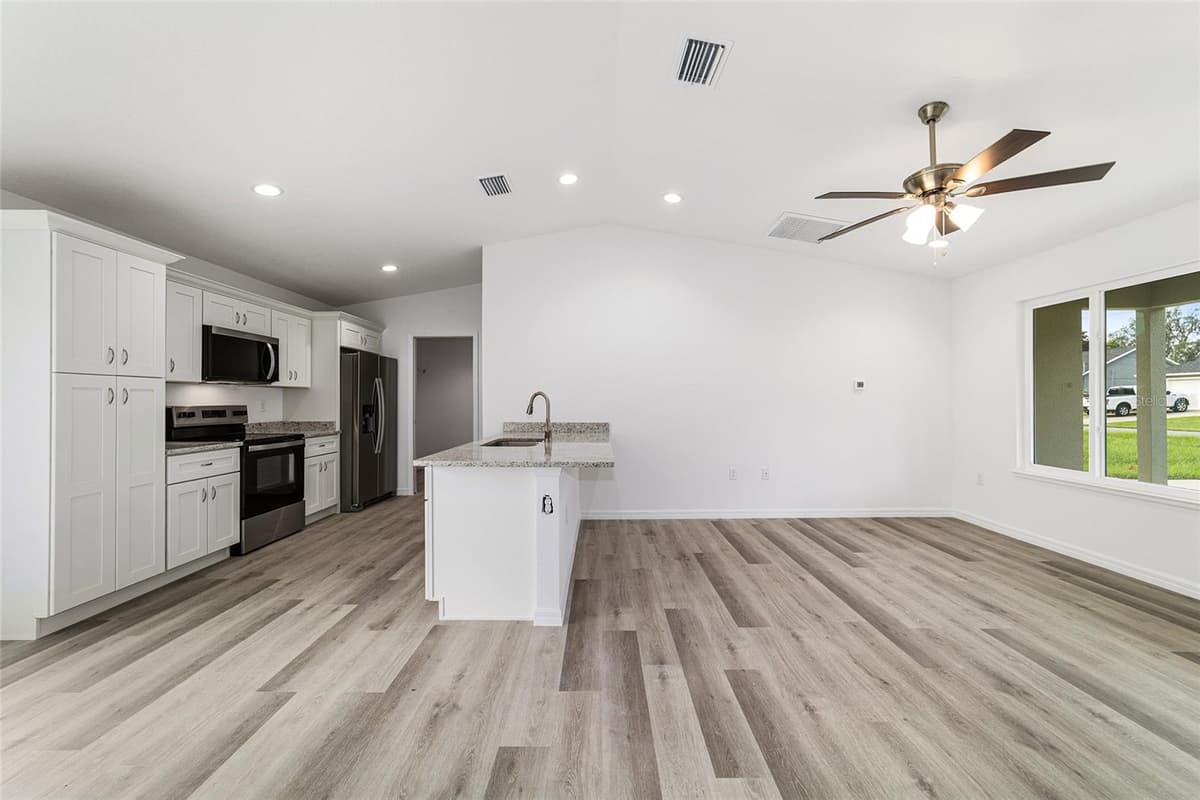 34 MAPLE LANE — photo 17 of 45