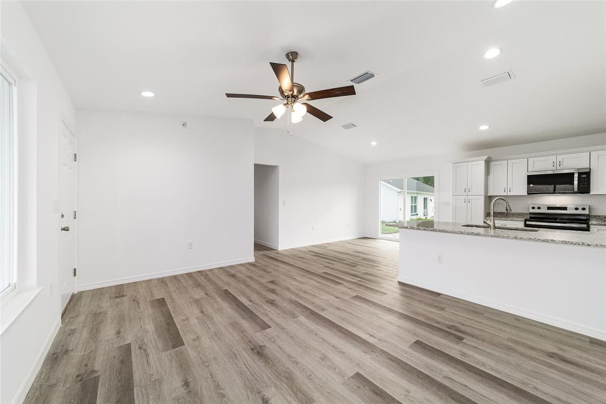 34 MAPLE LANE — photo 11 of 45
