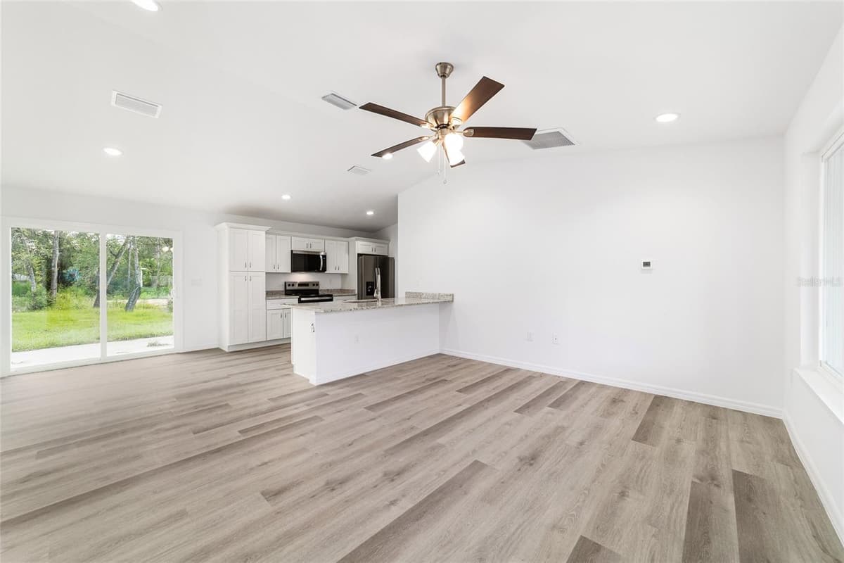34 MAPLE LANE — photo 7 of 45