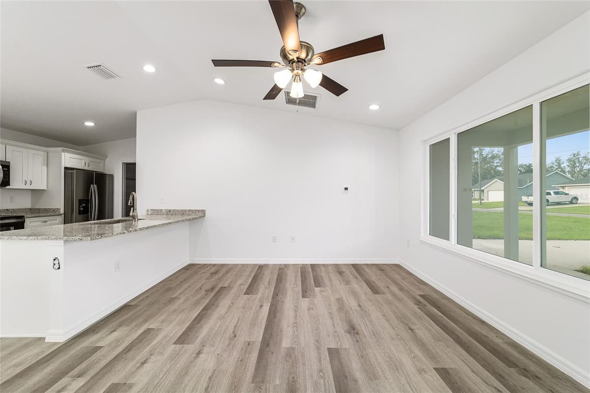 34 MAPLE LANE — photo 9 of 45