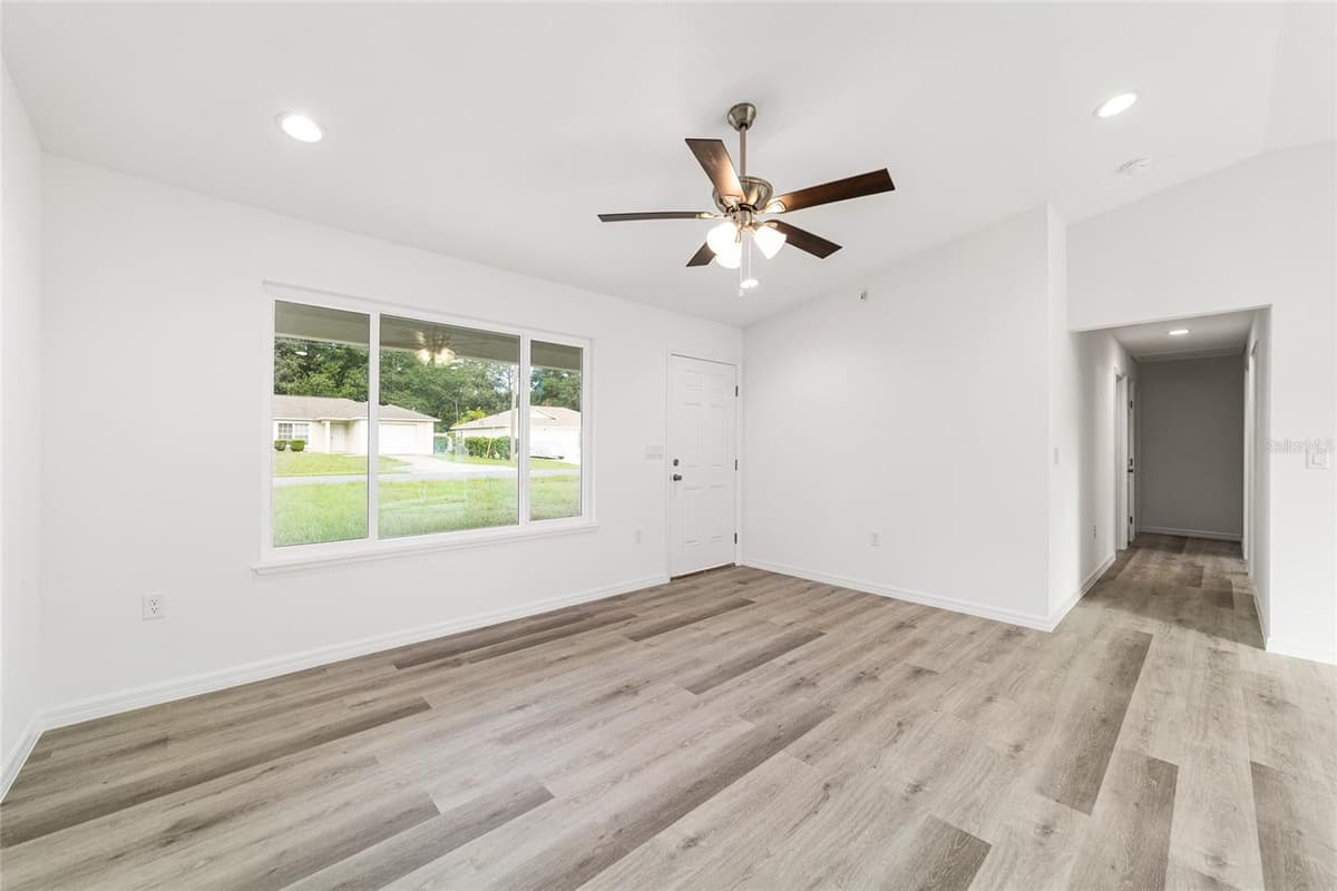 34 MAPLE LANE — photo 13 of 45