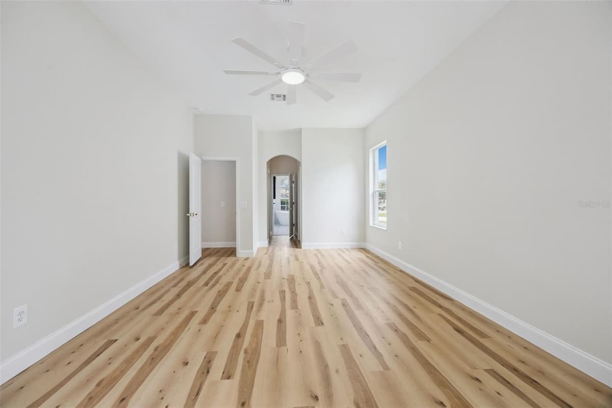 418 COVERED BRIDGE DRIVE — photo 21 of 59