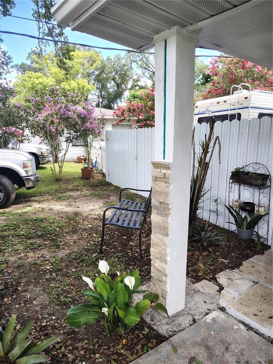 607 OAK RIDGE DRIVE — photo 6 of 28