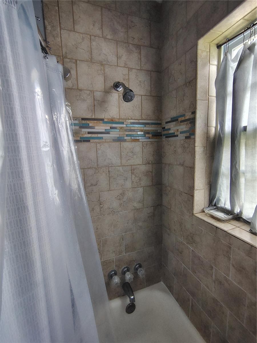 607 OAK RIDGE DRIVE — photo 18 of 28