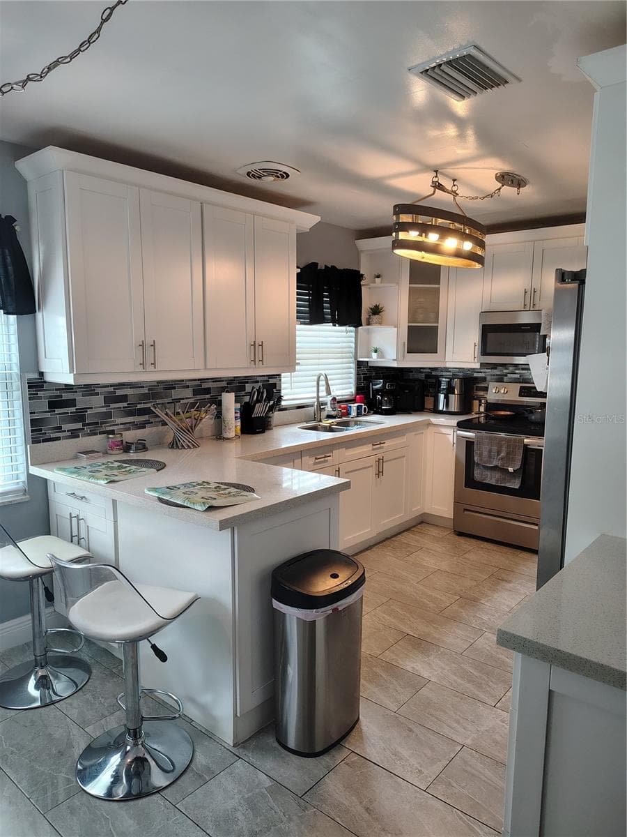 607 OAK RIDGE DRIVE — photo 10 of 28