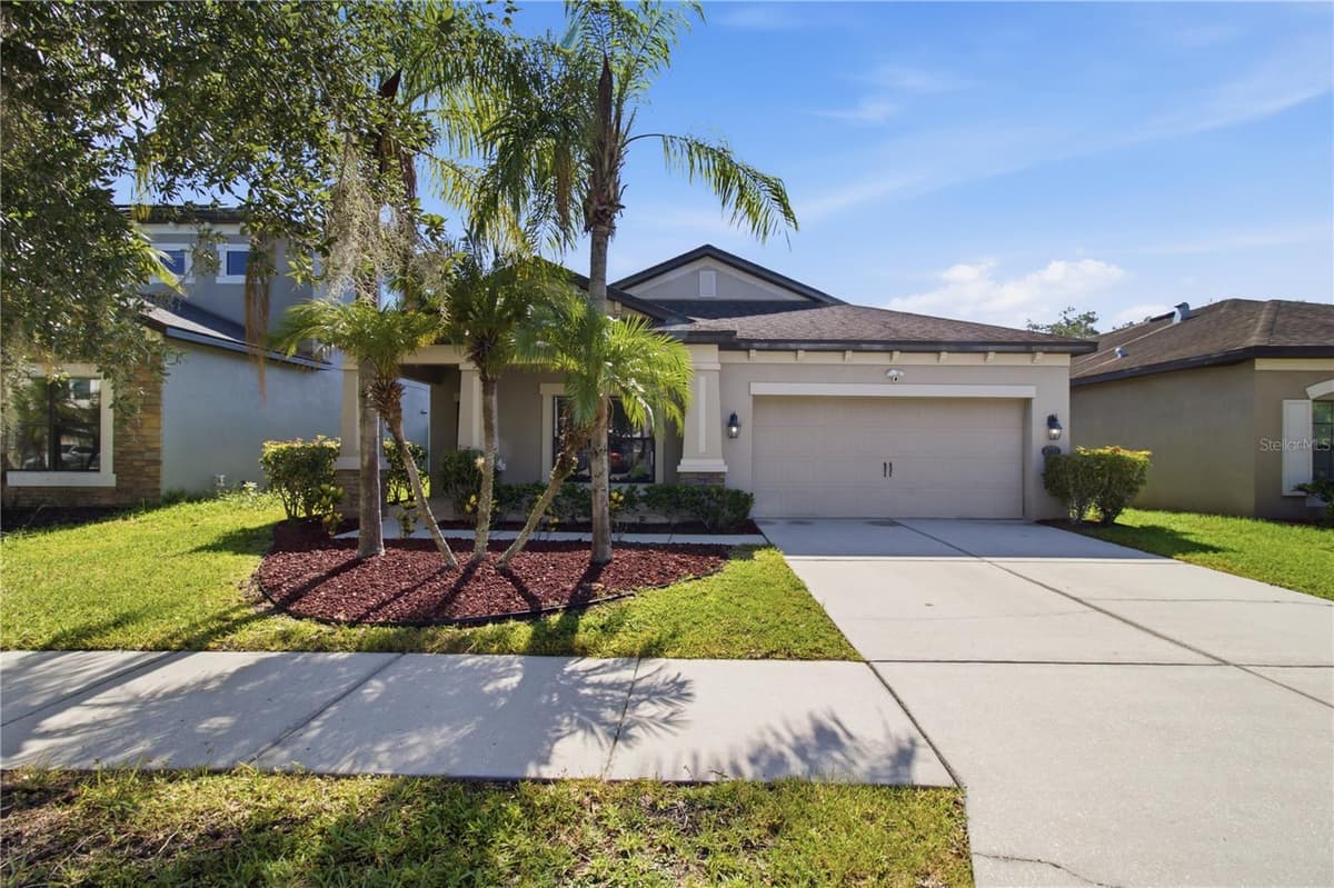 4738 WOODS LANDING LANE — photo 4 of 59