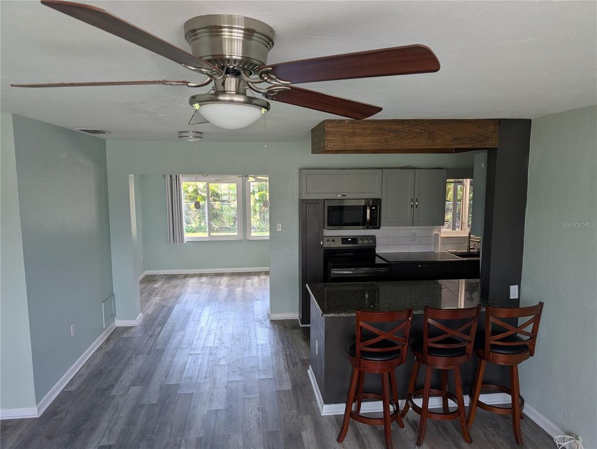 22311 MIDWAY BOULEVARD — photo 13 of 70