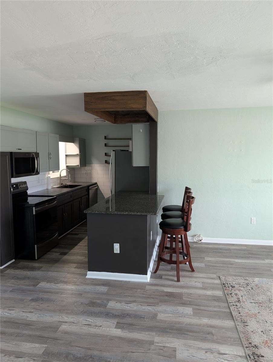 22311 MIDWAY BOULEVARD — photo 16 of 70