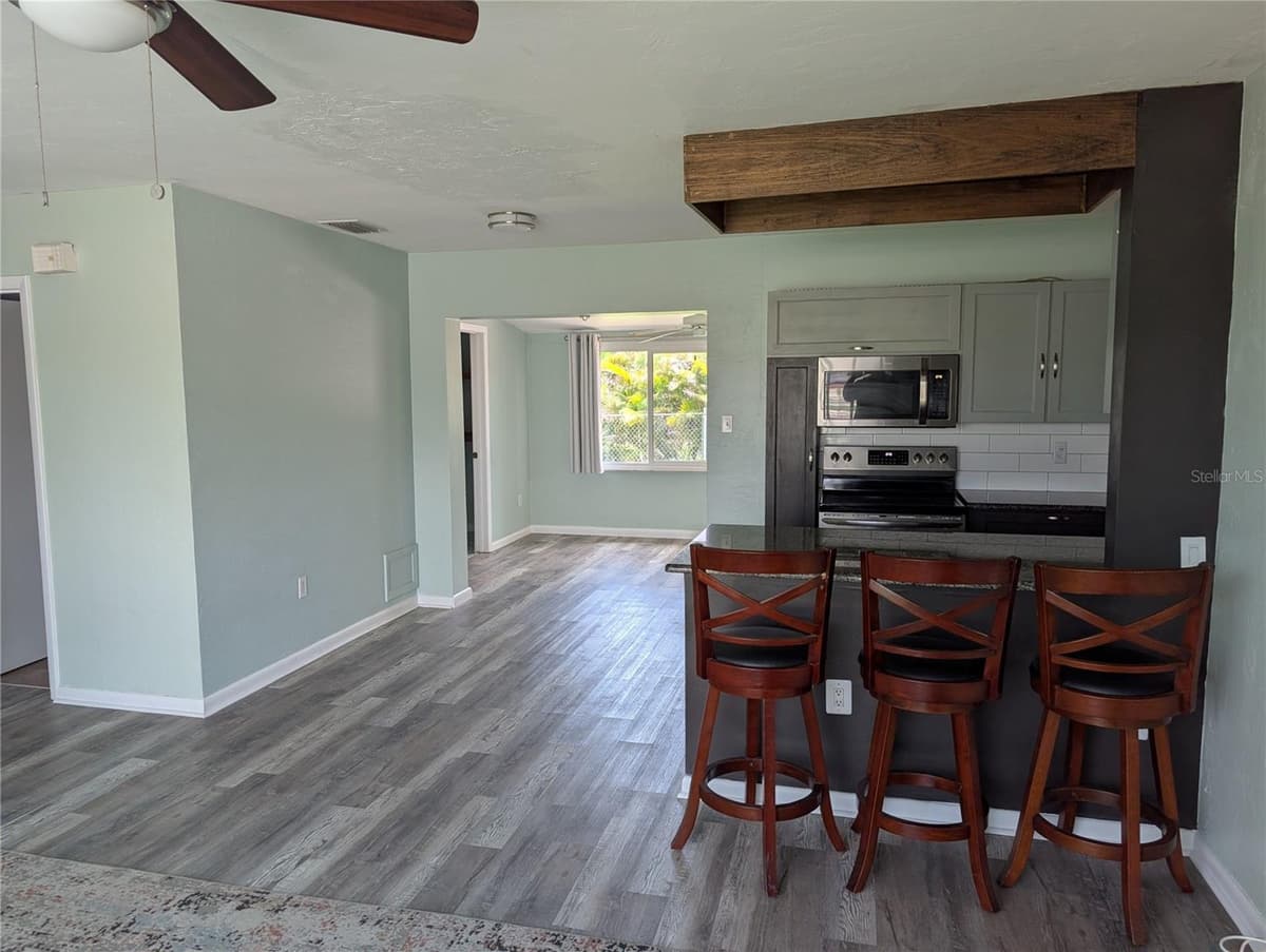 22311 MIDWAY BOULEVARD — photo 12 of 70