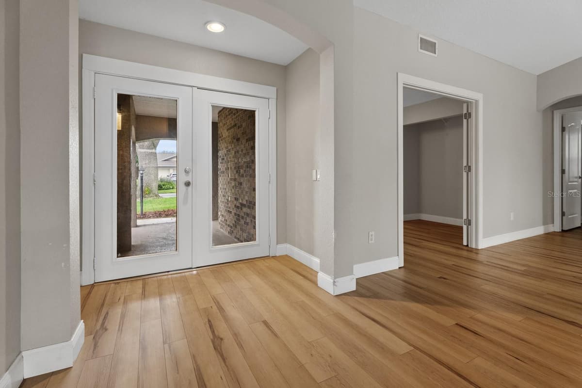 7437 PINEMOUNT DRIVE — photo 11 of 43
