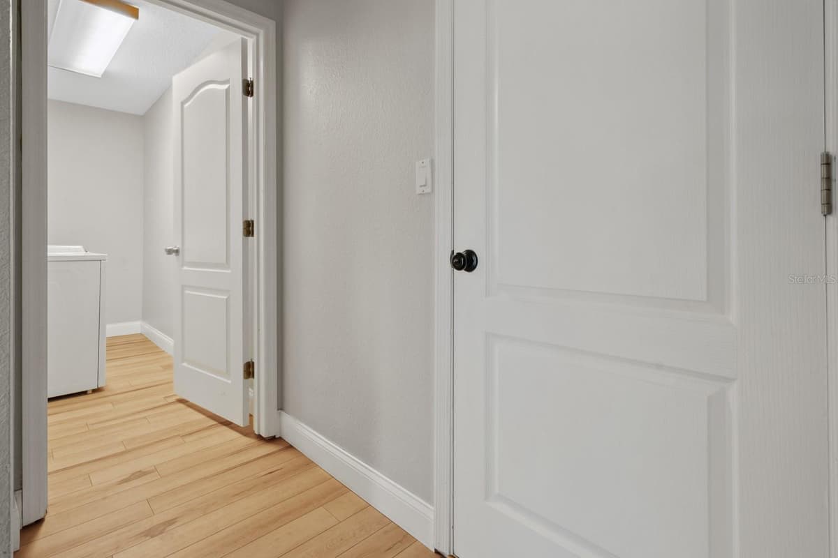 7437 PINEMOUNT DRIVE — photo 31 of 43