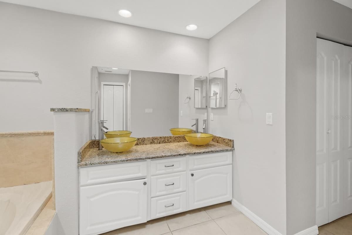 7437 PINEMOUNT DRIVE — photo 23 of 43