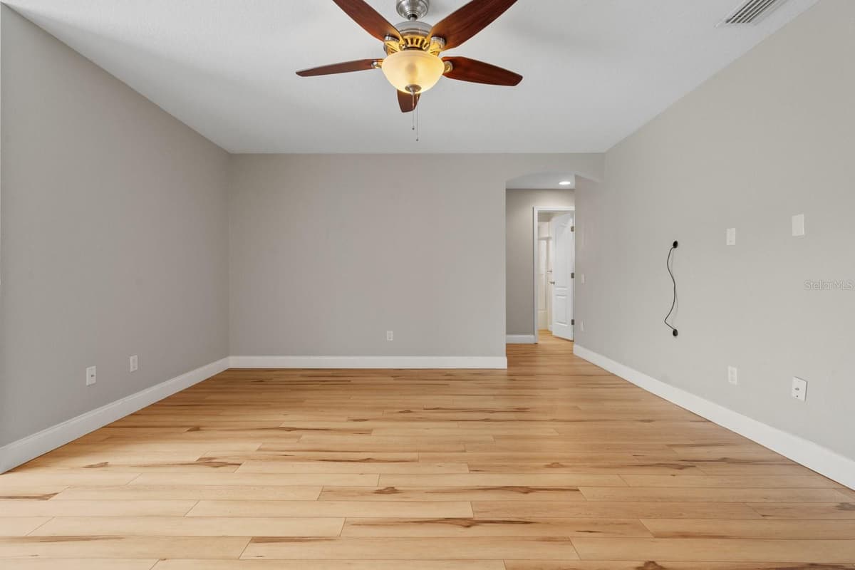 7437 PINEMOUNT DRIVE — photo 30 of 43