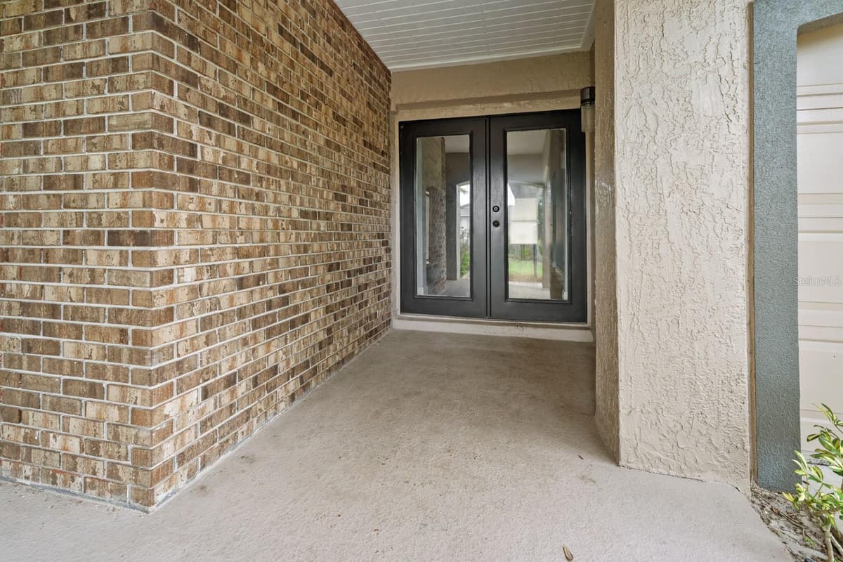 7437 PINEMOUNT DRIVE — photo 2 of 43